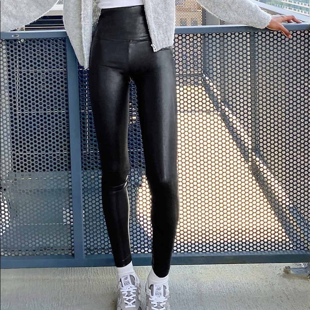 Aritzia DARIA vegan leather legging - full length